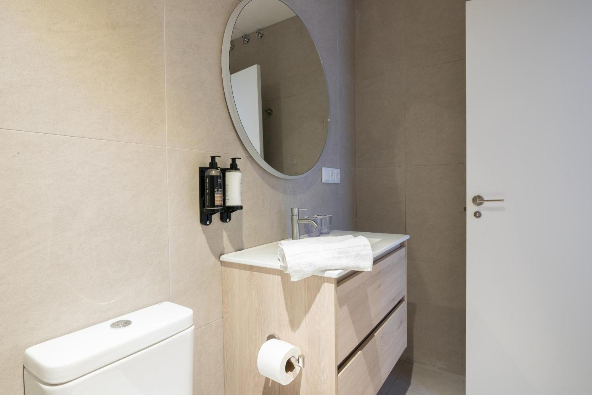 Dorm4you Arena Standar Junior Apartahotel Valencia