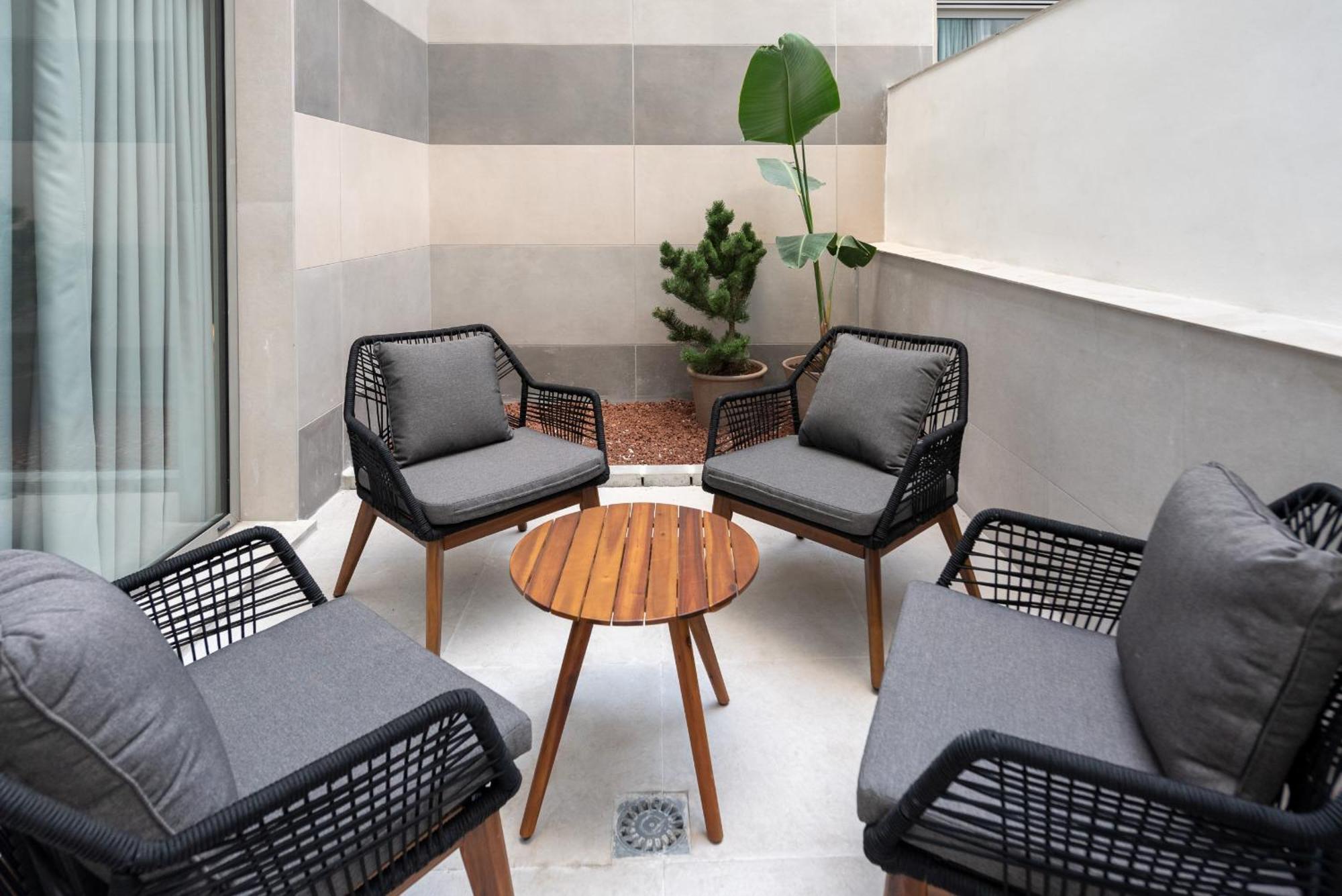 Dorm4you Arena Terraza 04 Apartahotel *