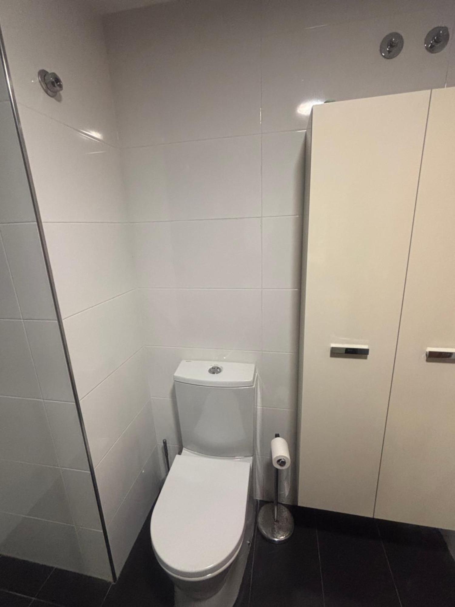 Apartamento En Piso Compartido En *