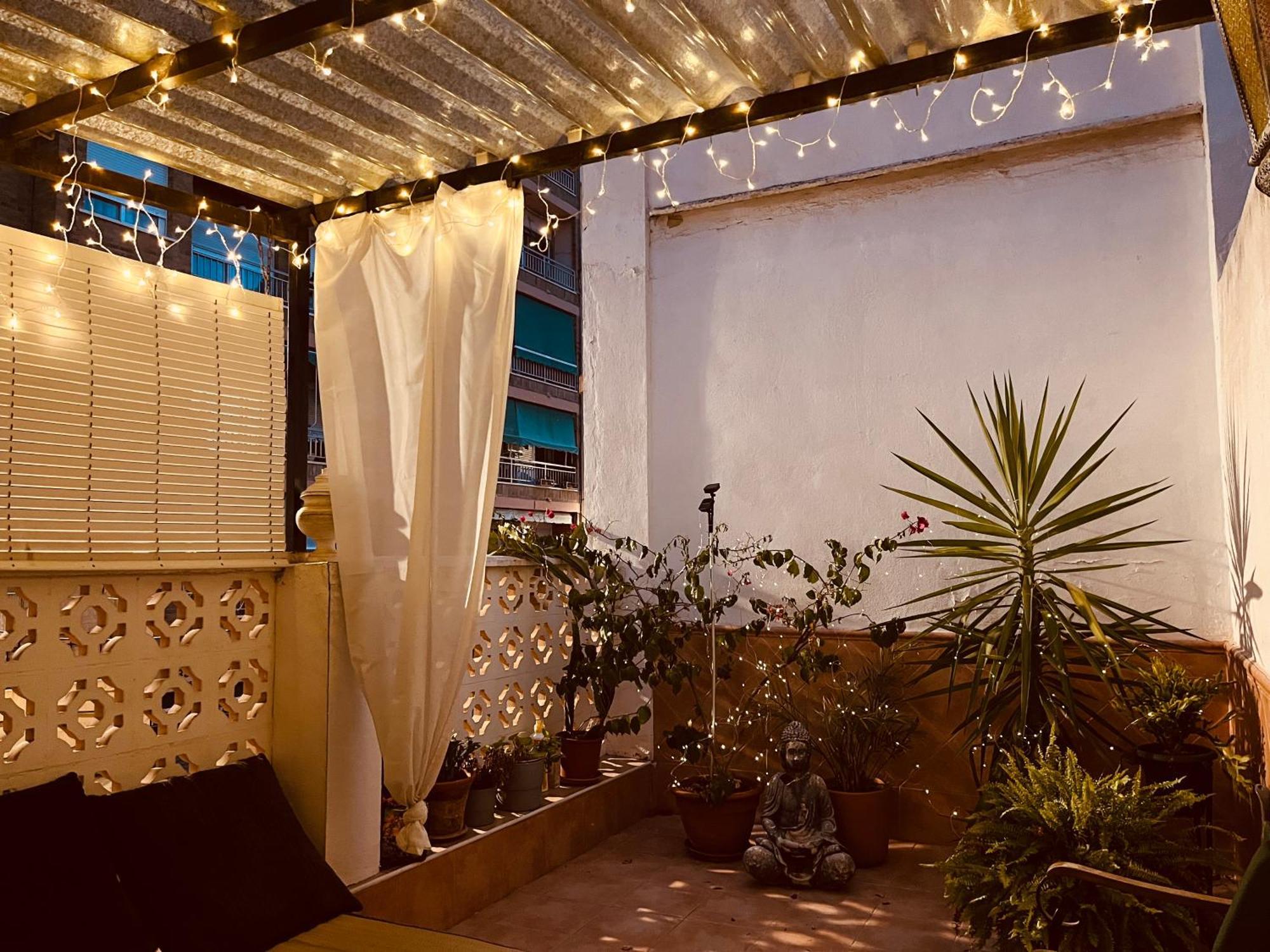 Location Center Has An Independent Courtyard *
