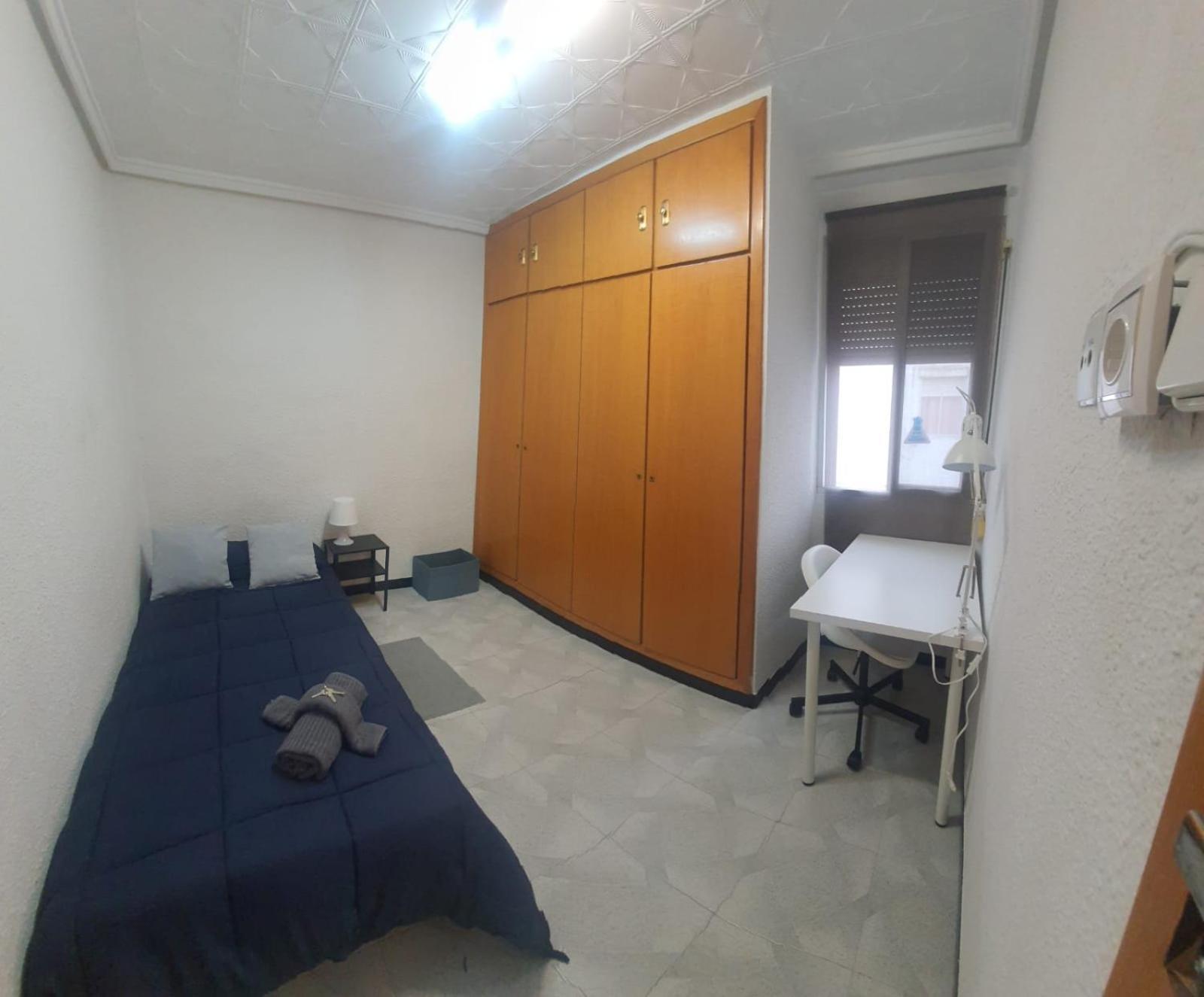 Individual En Vivienda Compartir Recien Reformada