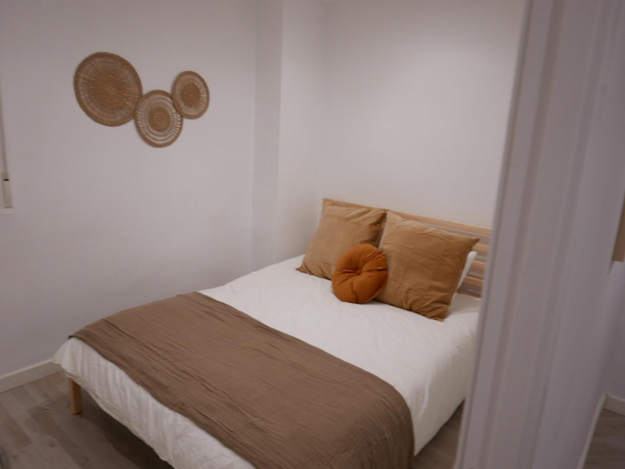 Familias Y Grupos Muy Grande En El Centro De Apartamento