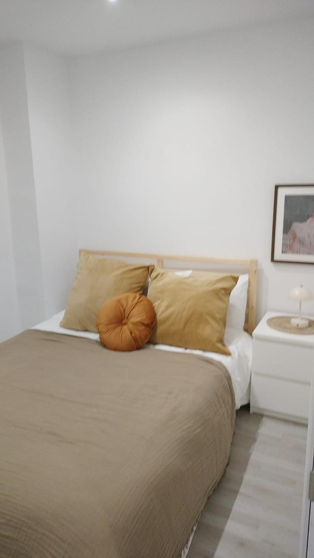 Familias Y Grupos Muy Grande En El Centro De Apartamento