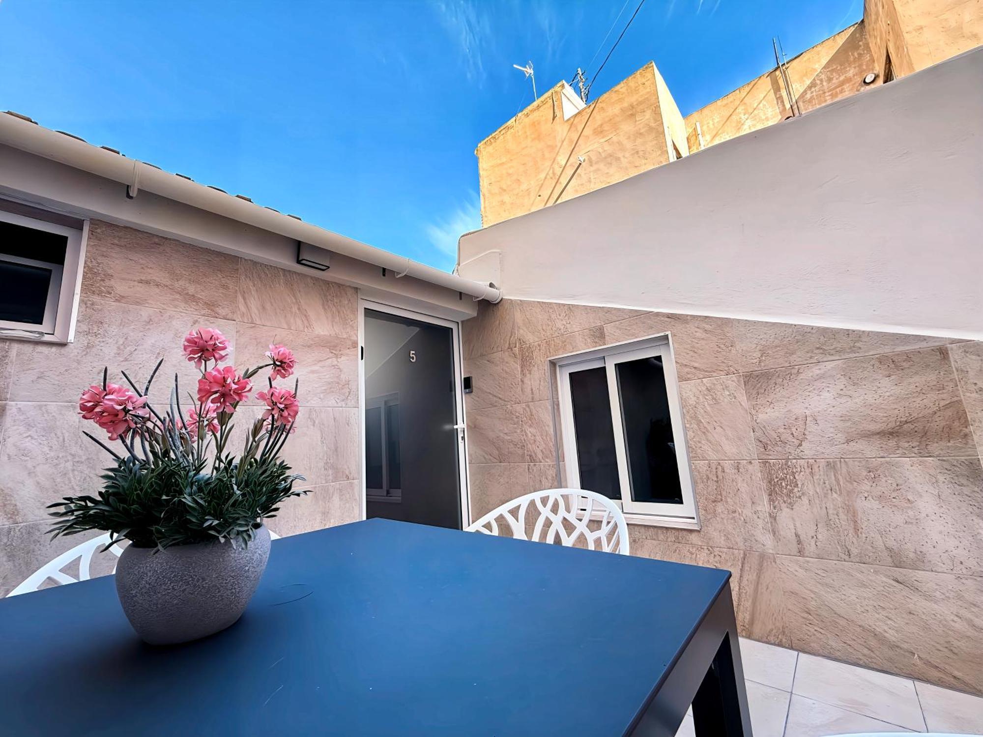 Apartamento Loft Independiente Con Piscina Compartida En Centro De
