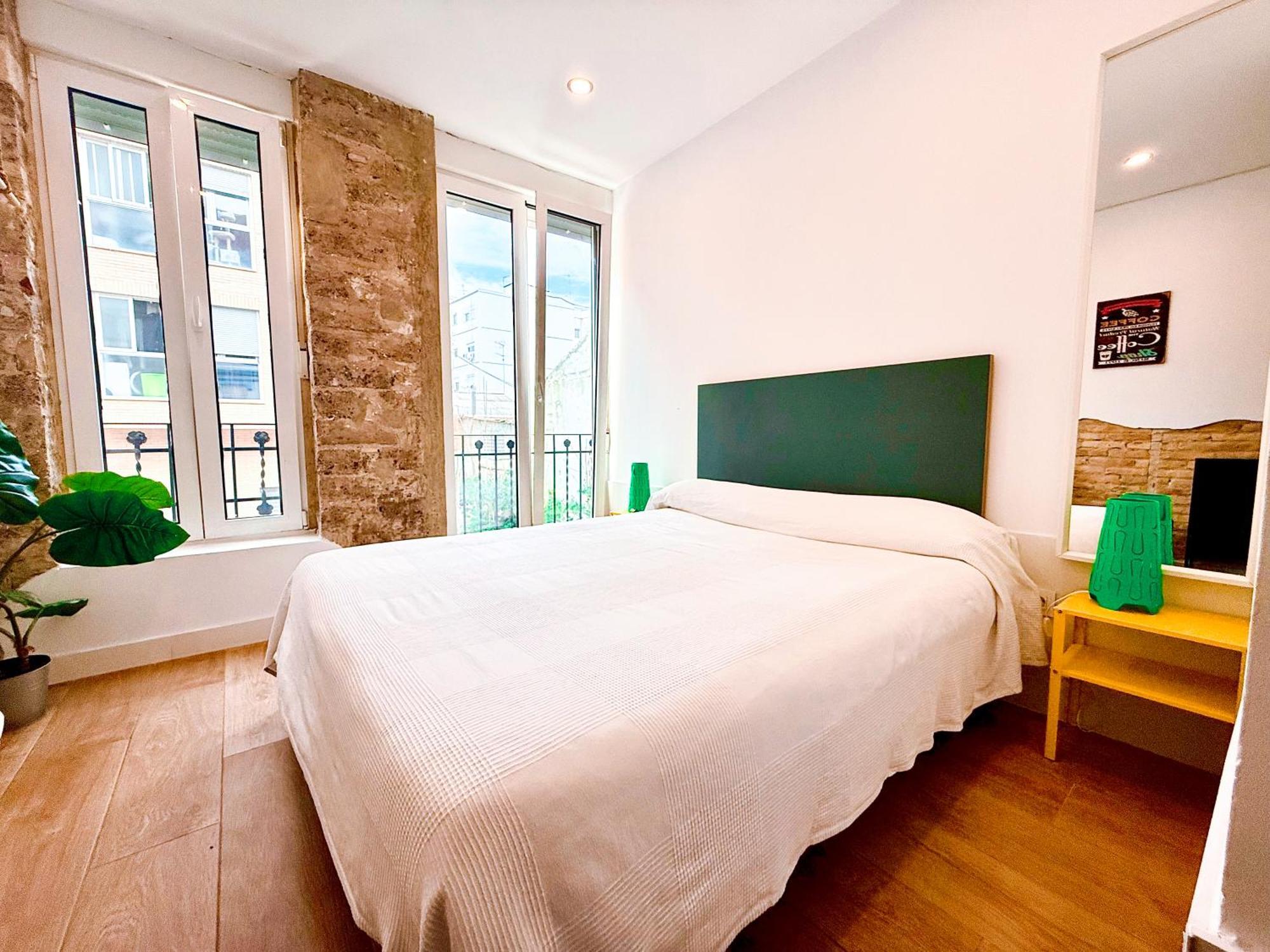 Loft Independiente Con Piscina Compartida En Centro De Apartamento