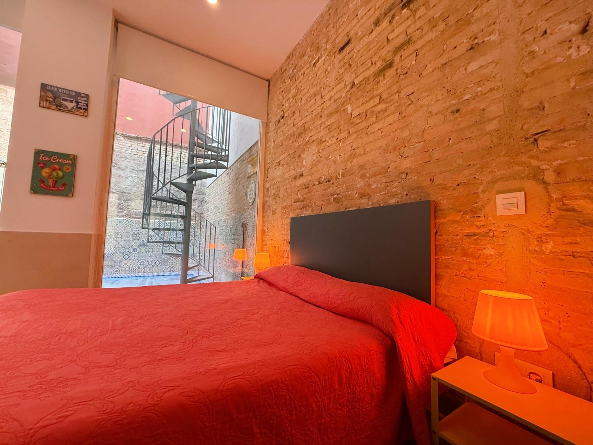 Apartamento Loft Independiente Con Piscina Compartida En Centro De Valencia