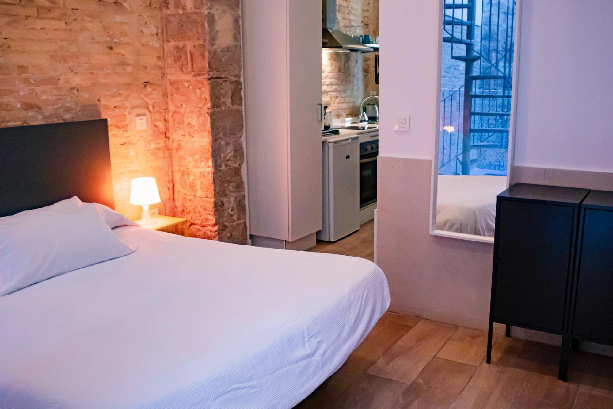 Loft Independiente Con Piscina Compartida En Centro De Apartamento *