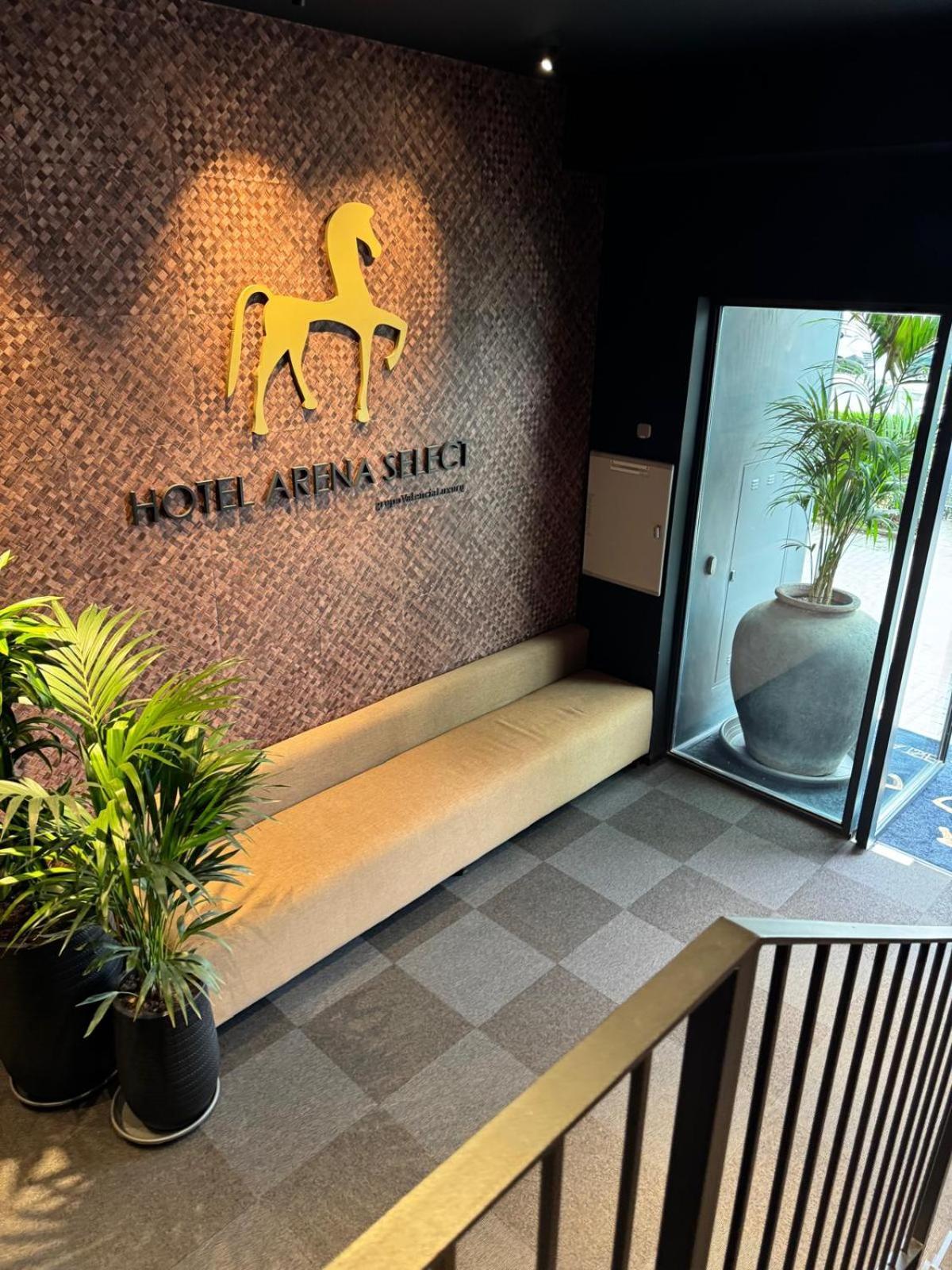 Arena Select Hotel