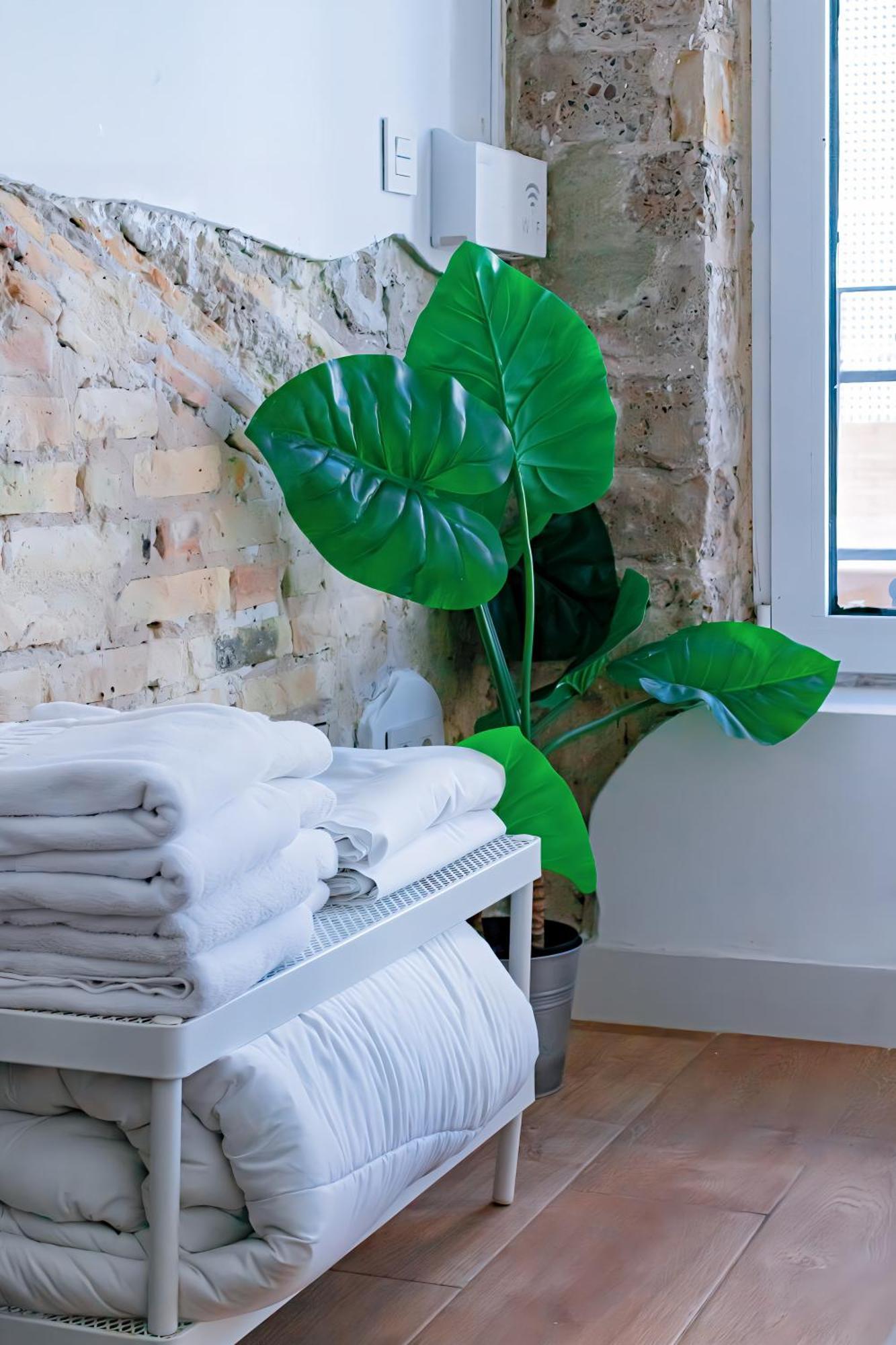 Loft Independiente Con Piscina Compartida En Centro De Valencia