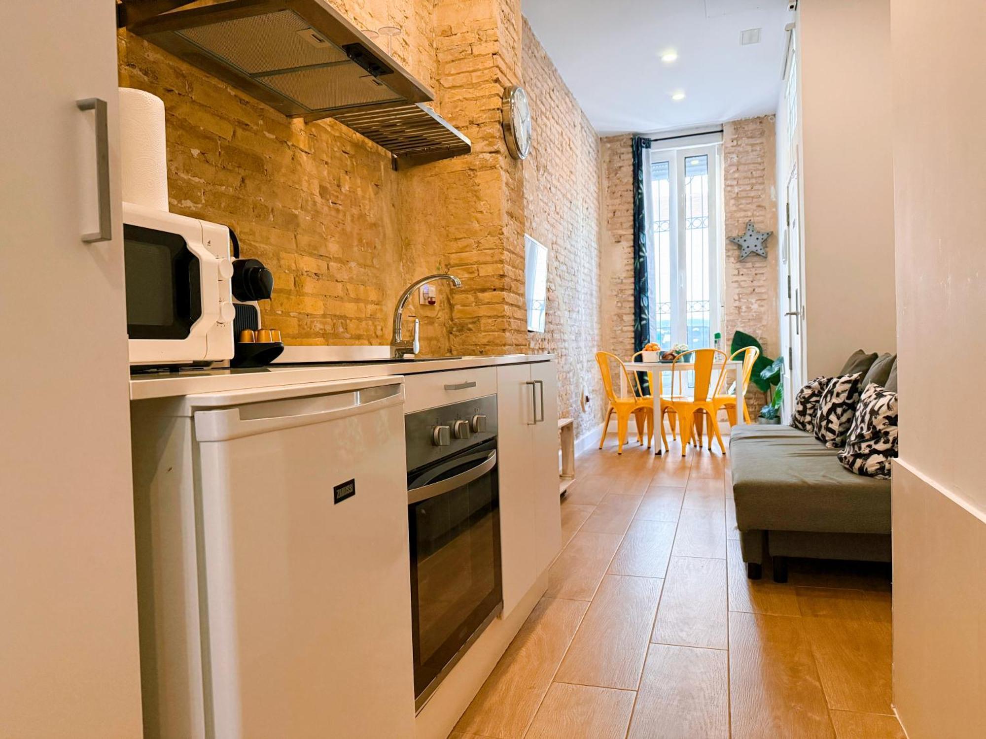 Loft Independiente Con Piscina Compartida En Centro De Apartamento *