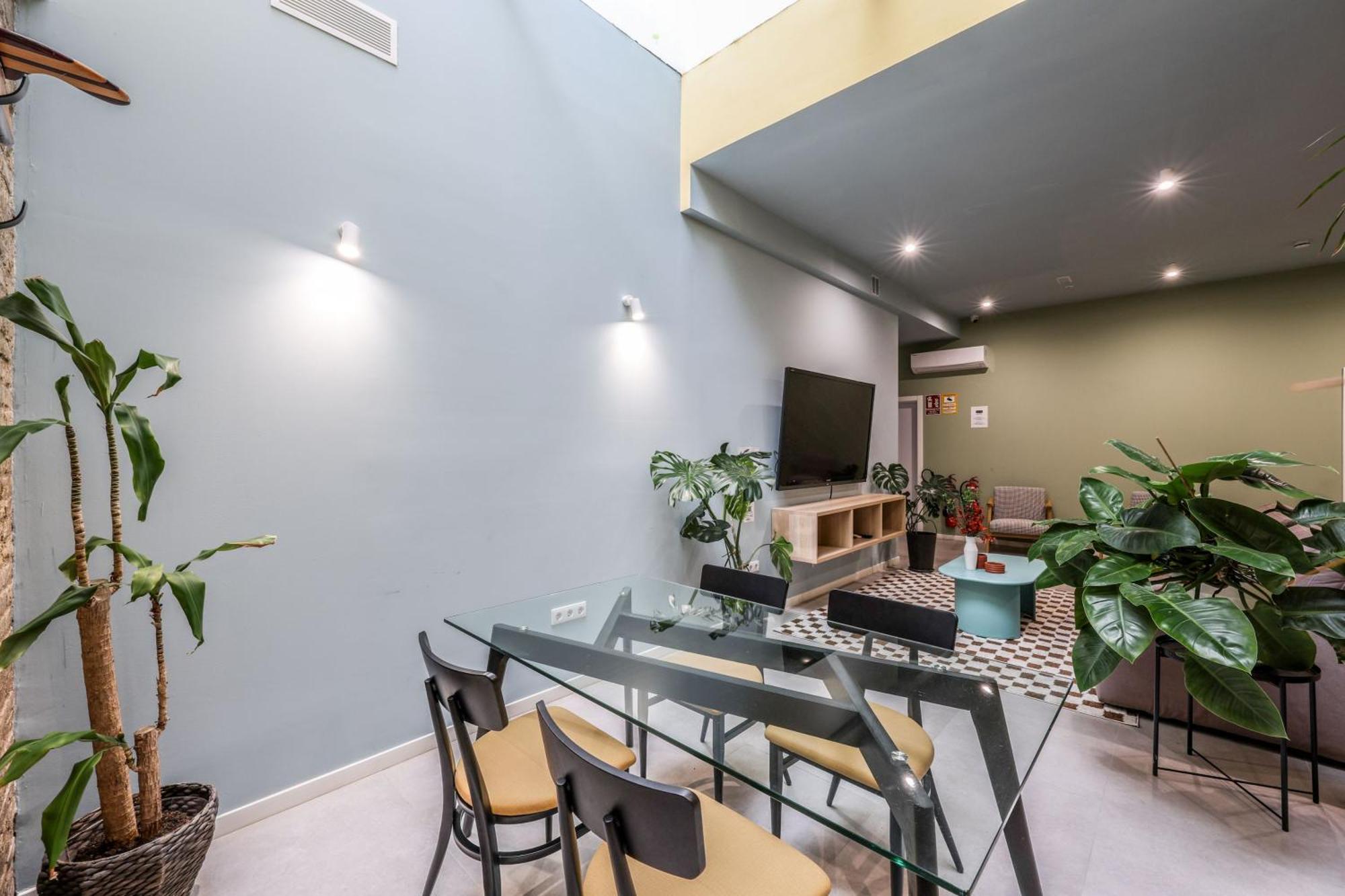 Apartamento Nuevo Estudio A Metros De La Playa, Con Terraza Y Zonas Comun 3c Valencia
