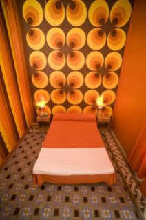Red Nest Hostal *