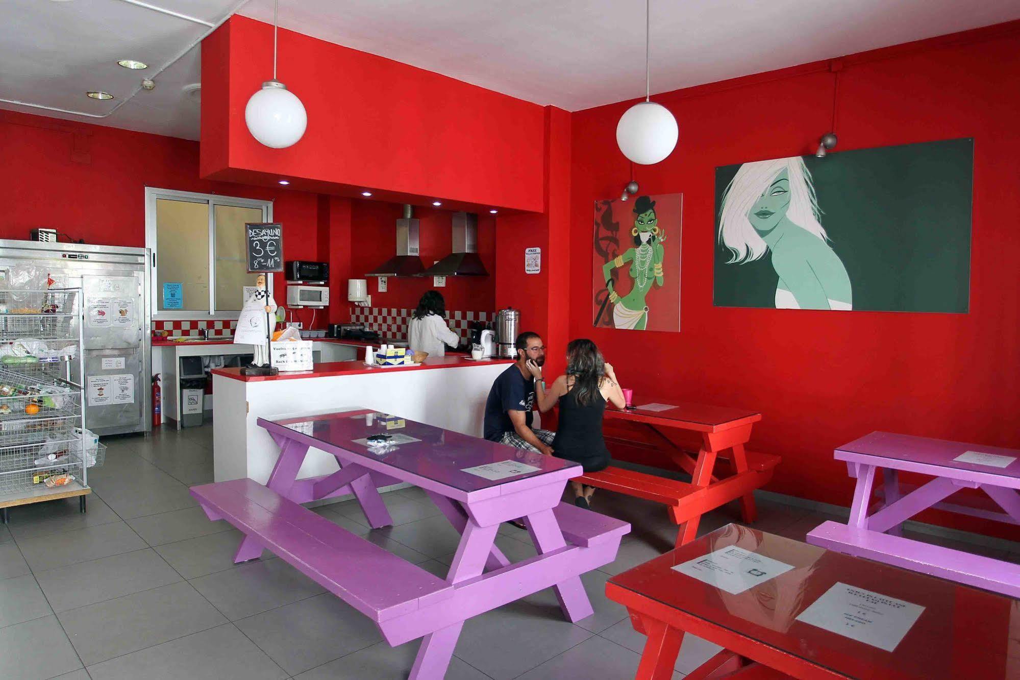 Red Nest * Valencia