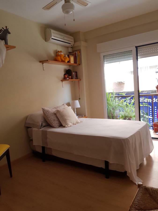 Habitación Privada A 1500 Metros De La Playa Habitación en casa particular *