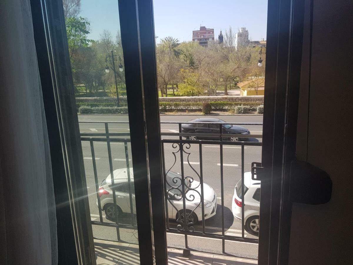 Centro Frente A Torres De Serrano Apartamento Valencia