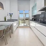 Luxury Sea View Apartment With 2 Rooms