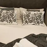 Small And Cozy Rooms - G10