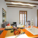 Balcón de Manet Apartments