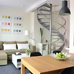 Singularstays Comedias