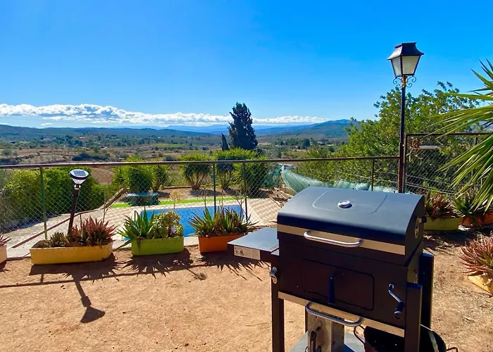 Beautiful Villa With Huge Private Pool And Vineyard View