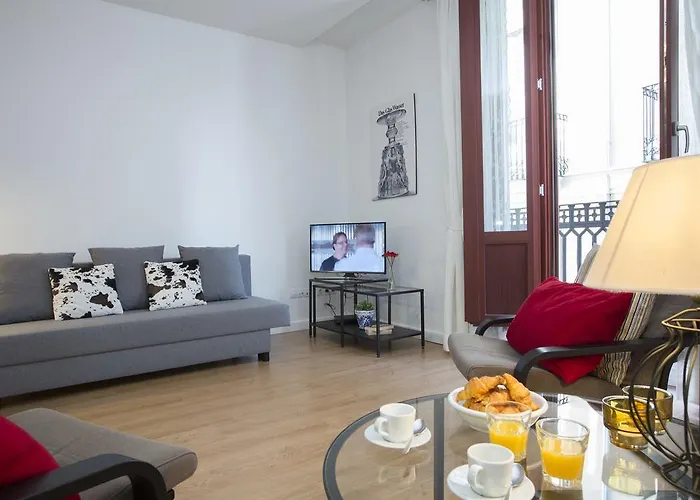 SingularStays Plaza Redonda