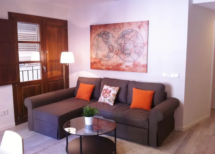 Superb Central Market Apt