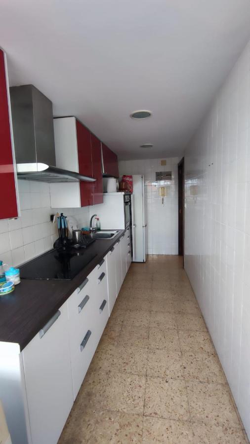 Pensión Habitación Con Cama Doble, Piso Compartido En Avenida Blasco Ibáñez
