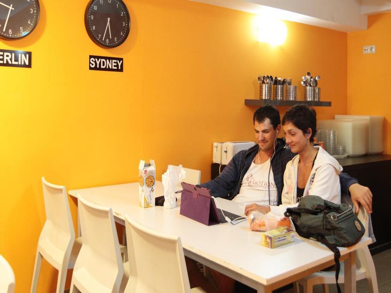 Center Youth Hostal *