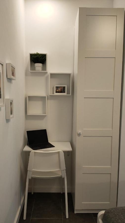 Small And Cozy - G10 *