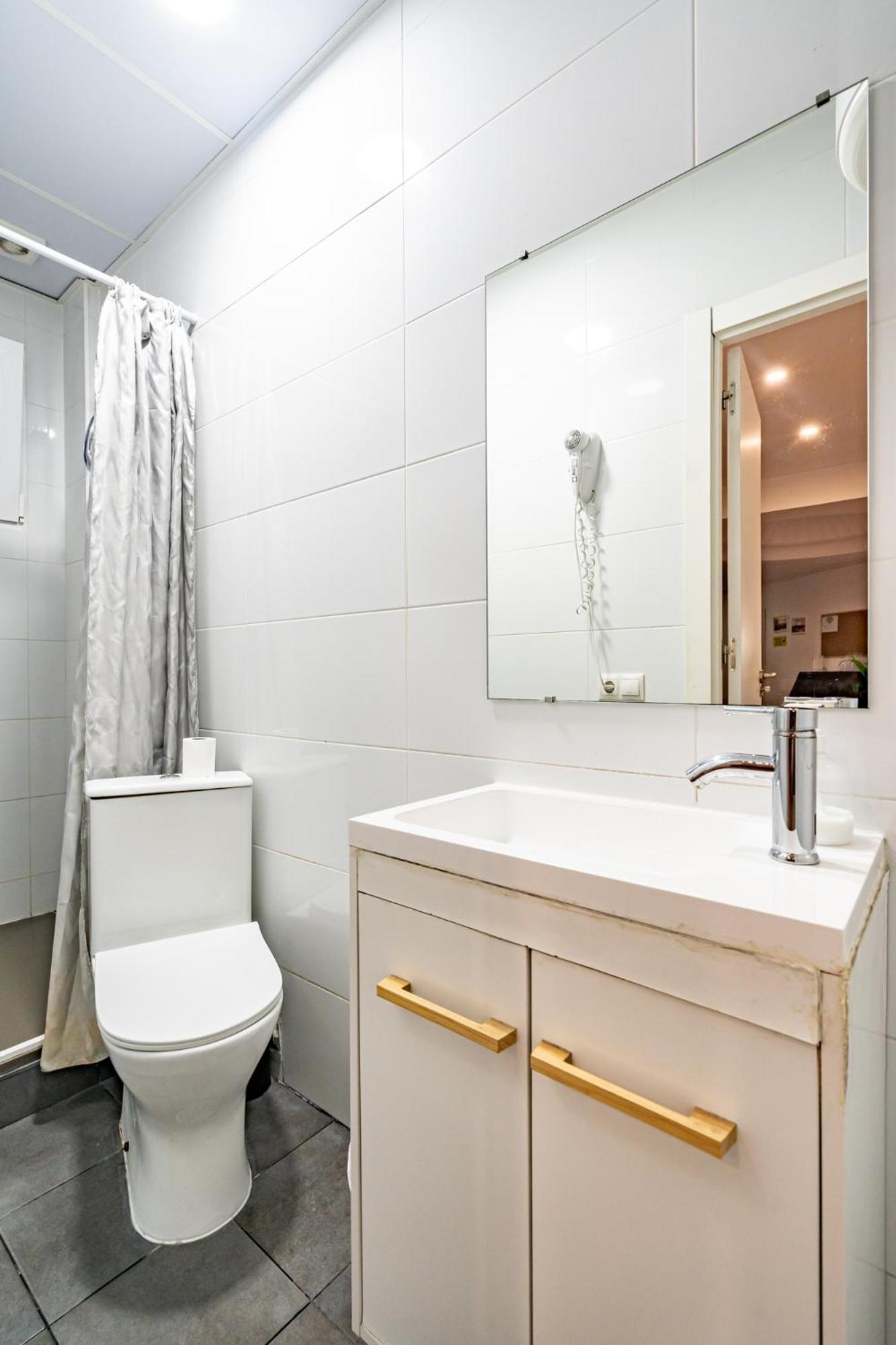 Versus Guest house *