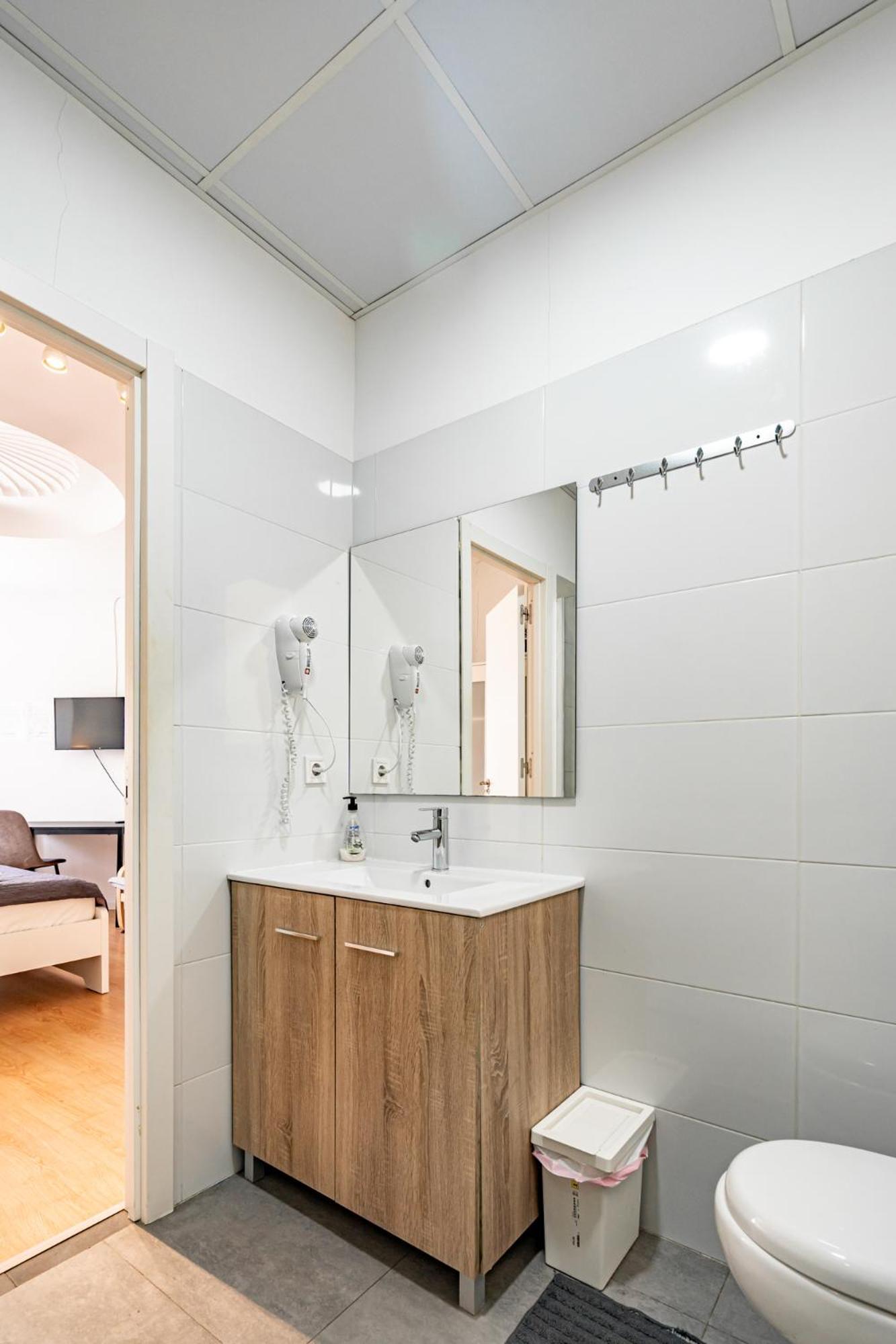 Guest house Versus *
