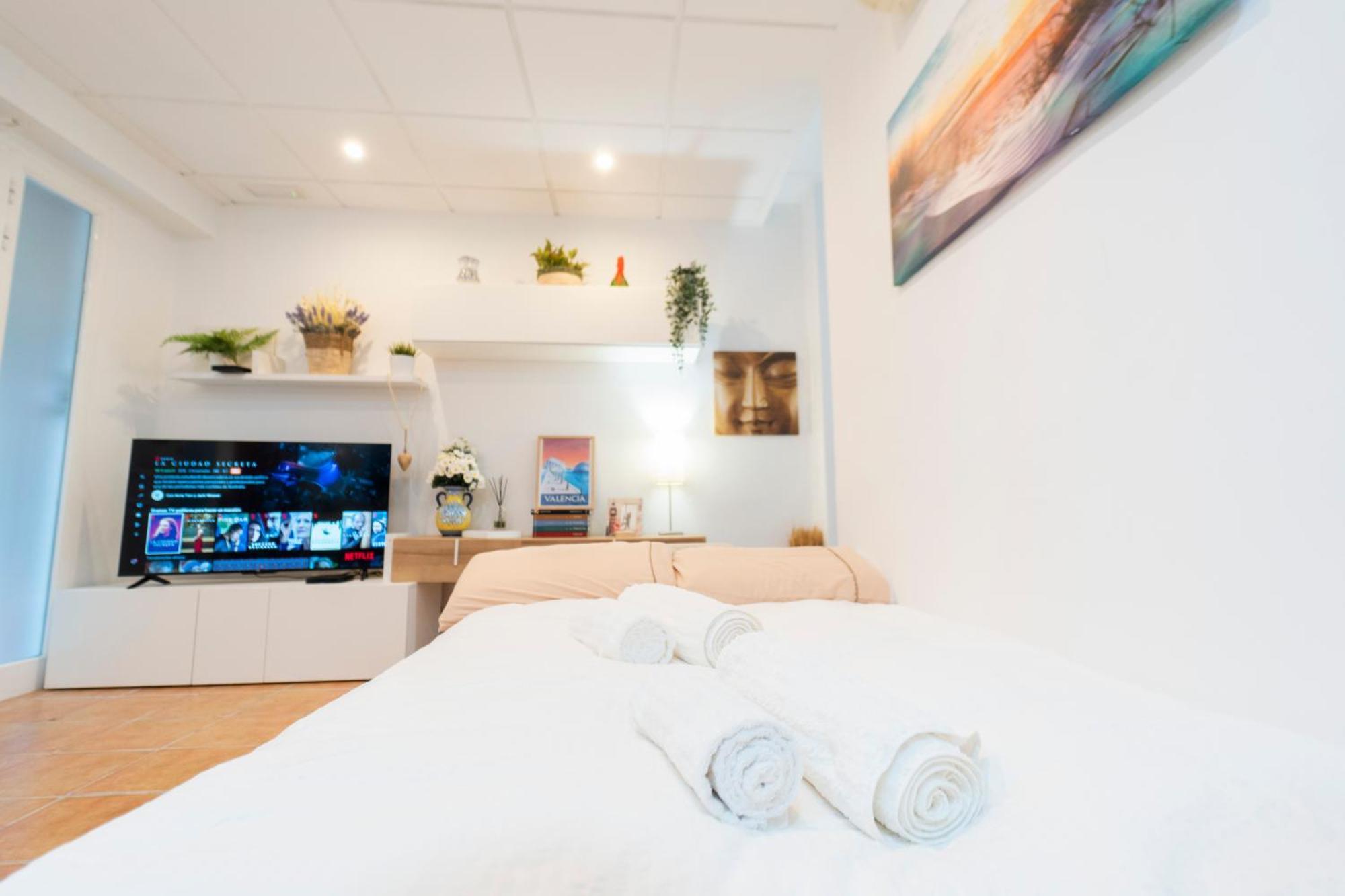 Lovely Near & Science Apartment