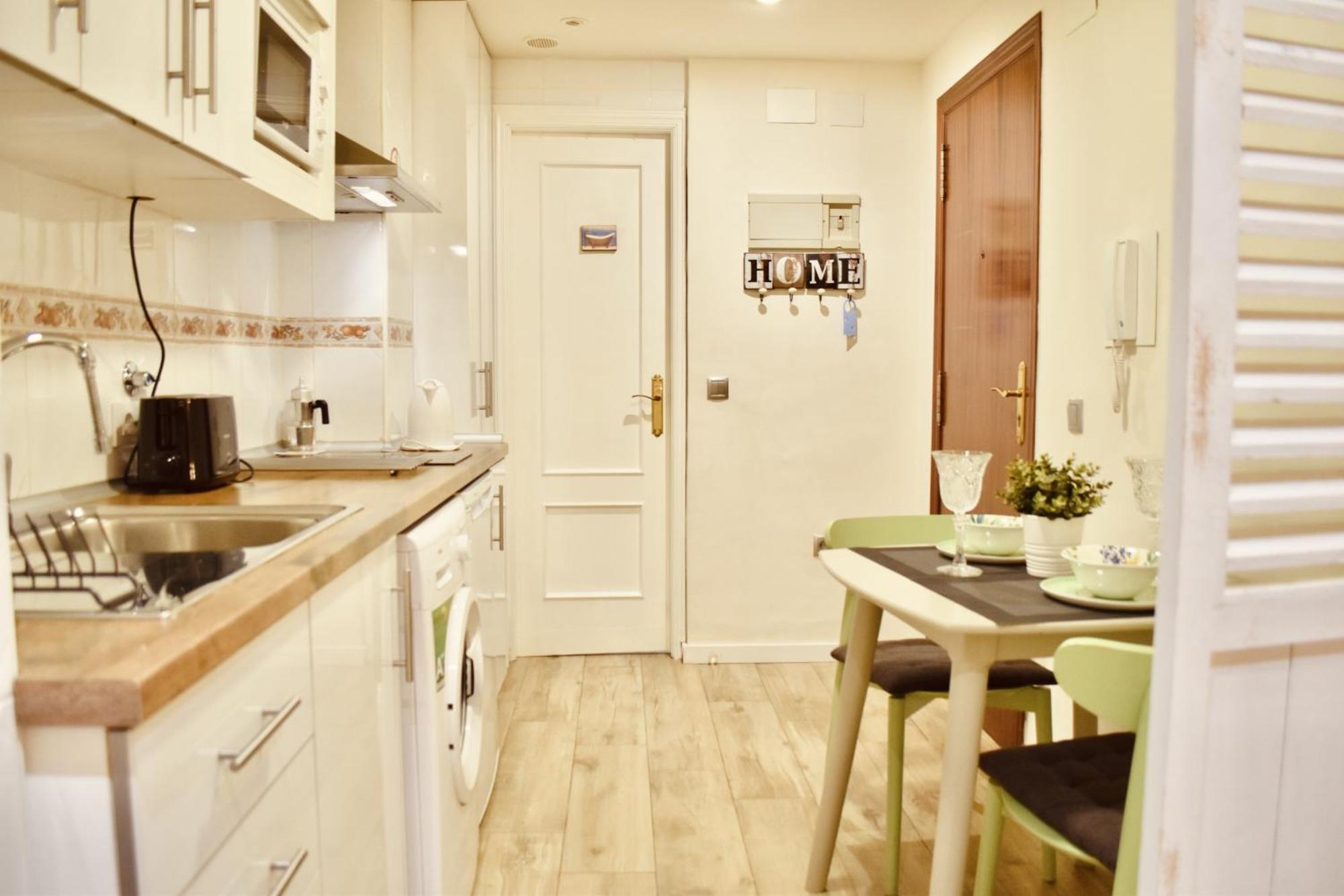 Estudio Con Encanto En El Casco Antiguo De * Valencia