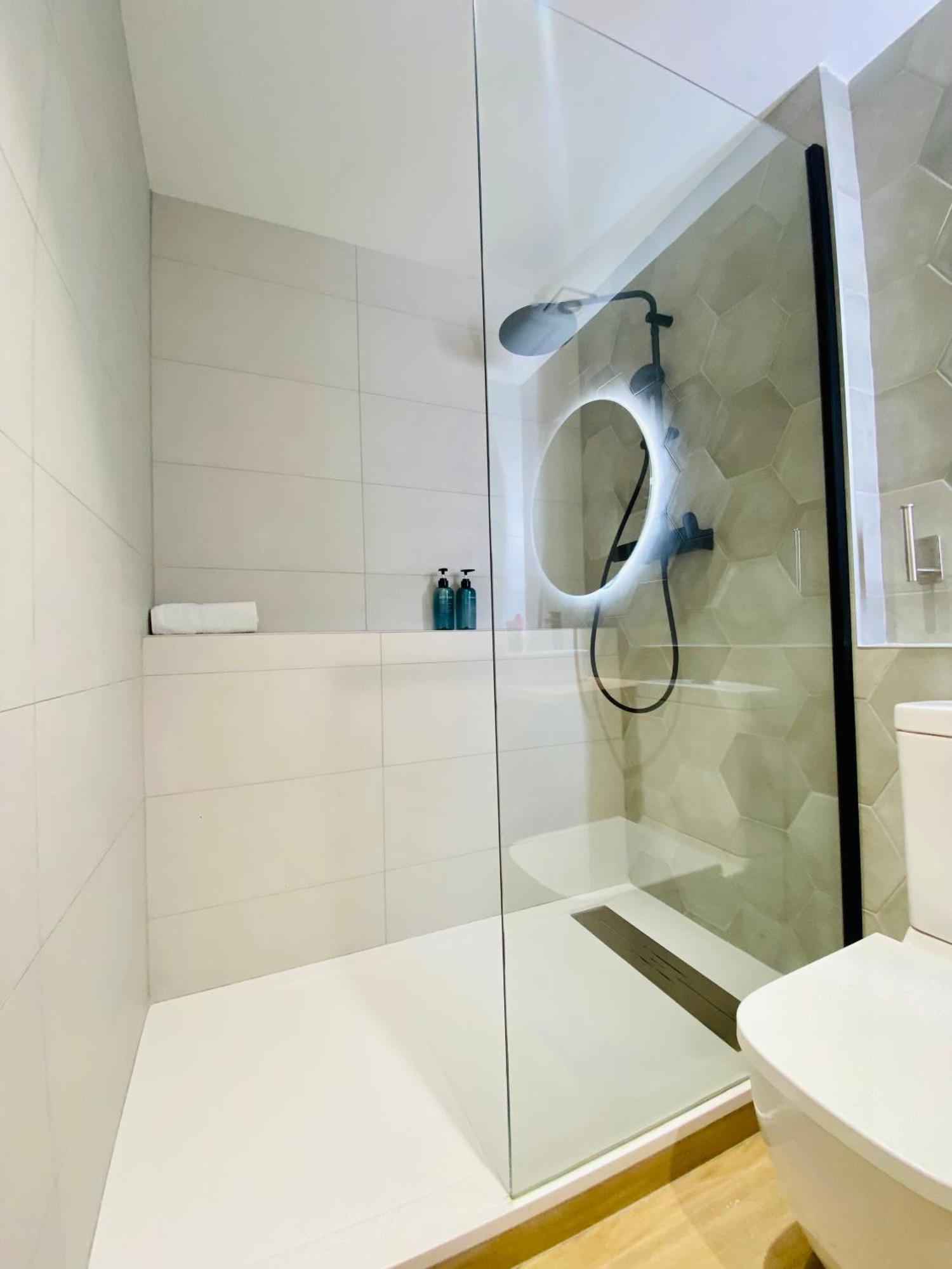 Apartamento Apartamento En Cabanyal A: Encanto Y Diseno Junto A La Playa