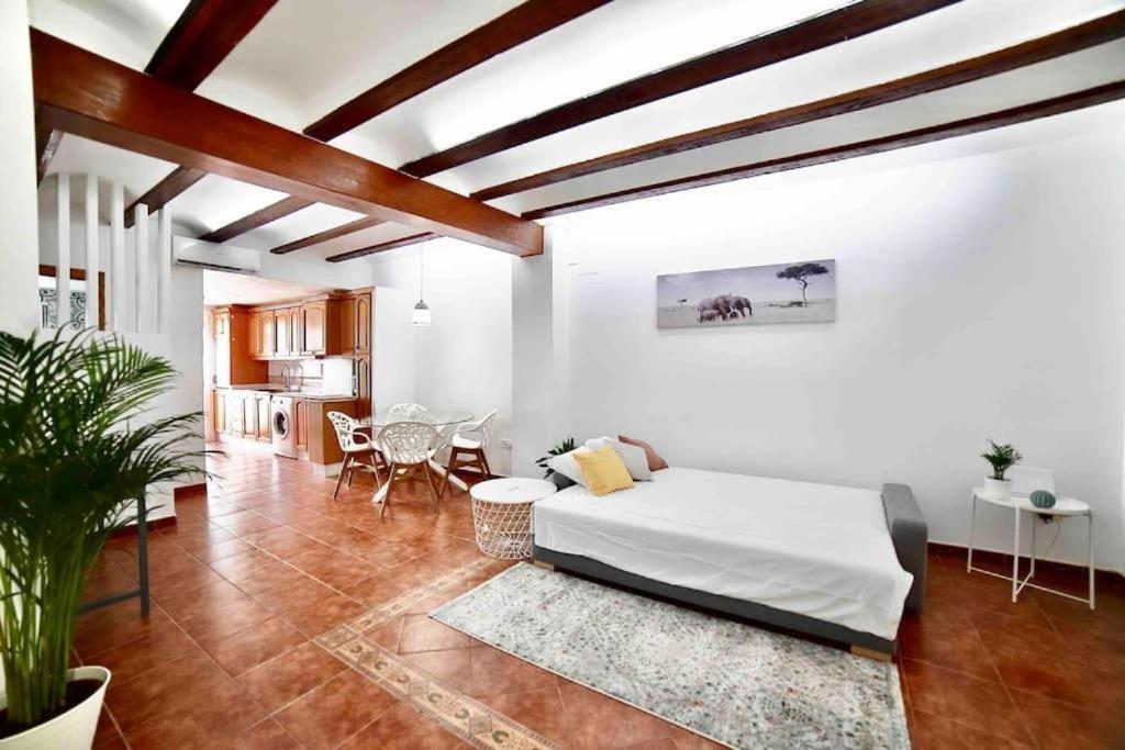Apartamento Con Terraza Cerca De La Estacion Del Nord *