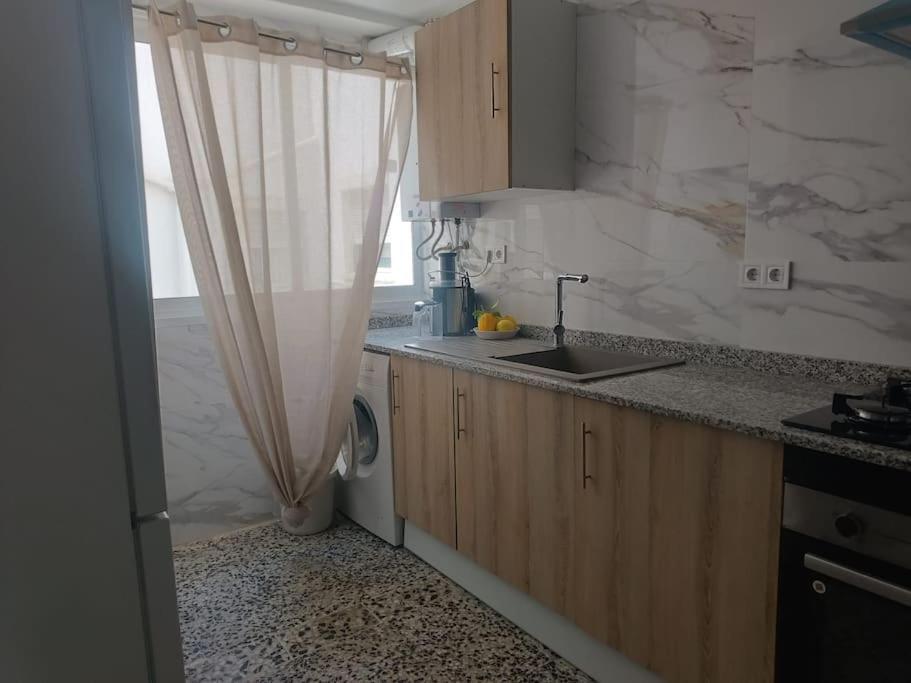 Agradable Piso En El Cabanal Cerca De La Playa * Valencia