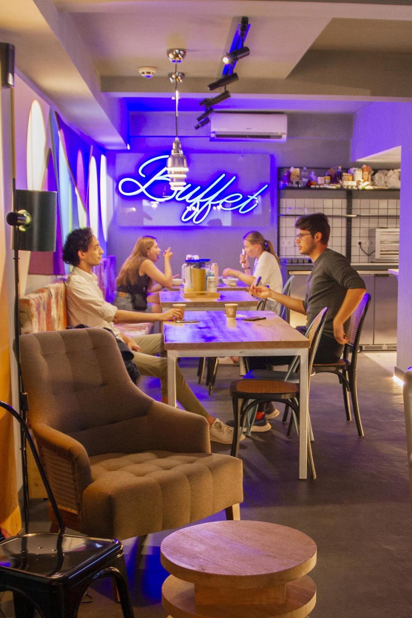 Center Youth Hostal