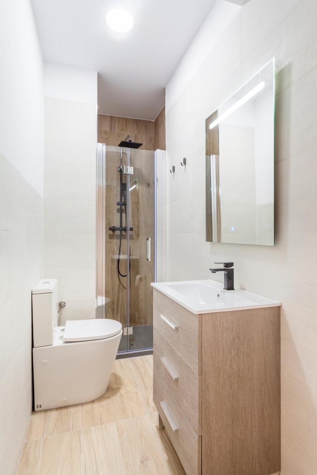 Apartamento Loft De Diseno Junto Al Mercado Con Balconada