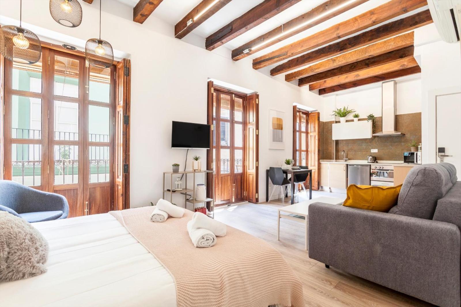 Loft De Diseno Junto Al Mercado Con Balconada Apartamento Valencia
