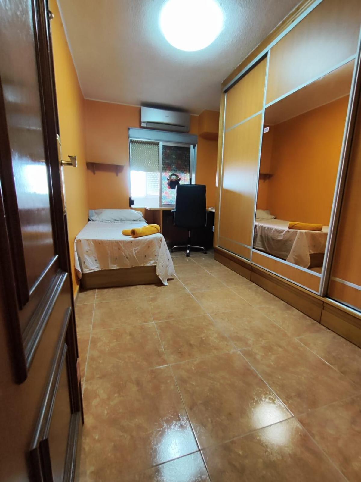 Avenida Del Puerto Private Homestay *