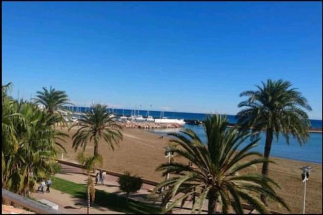 Beachfront Holiday home Valencia