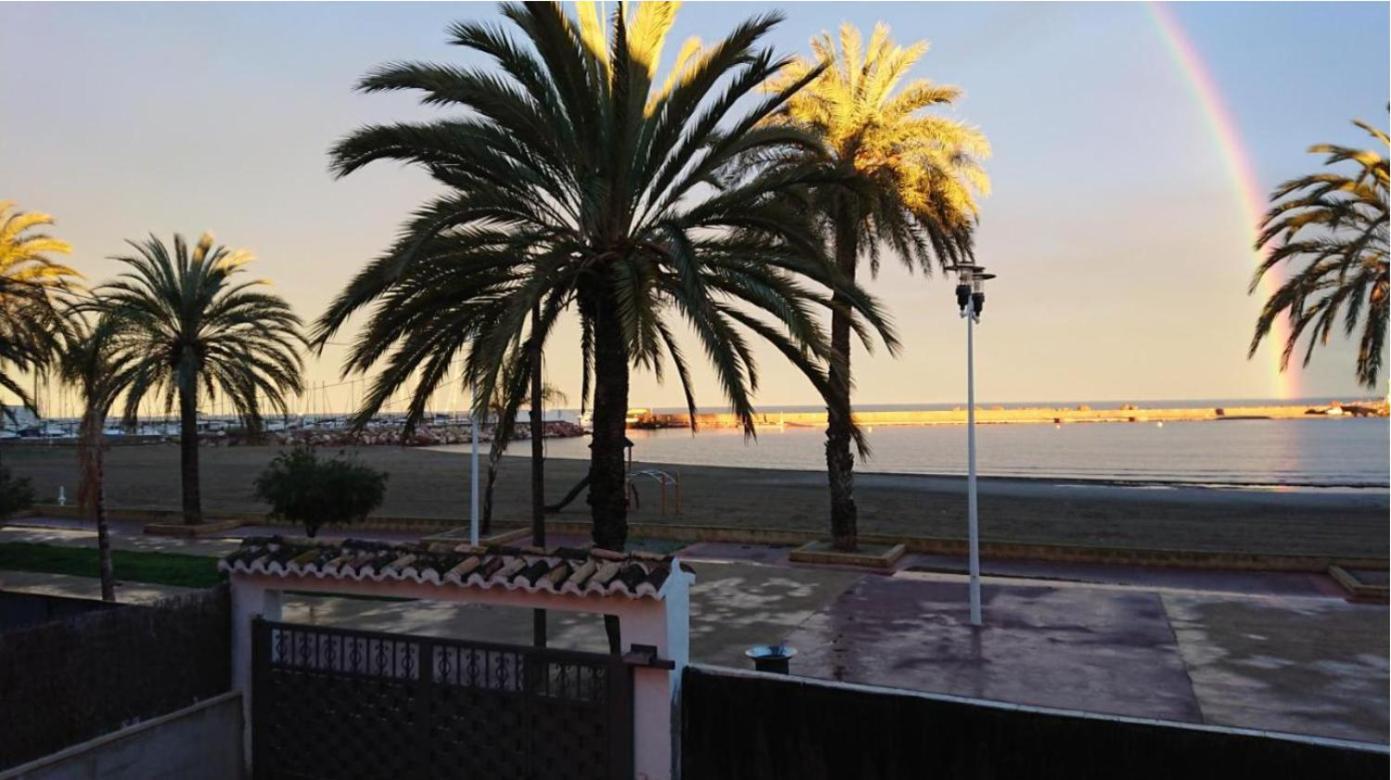 Holiday home Beachfront