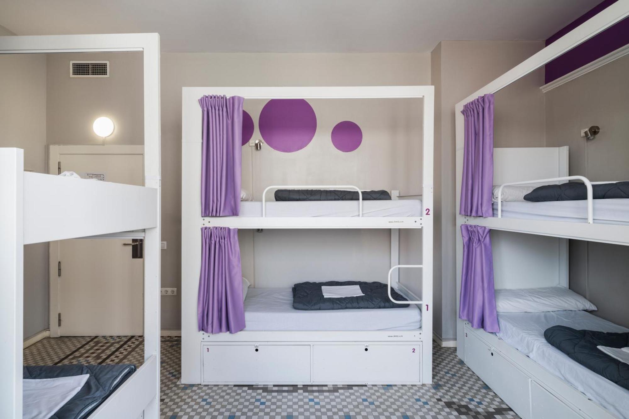 Purple Nest Hostal *
