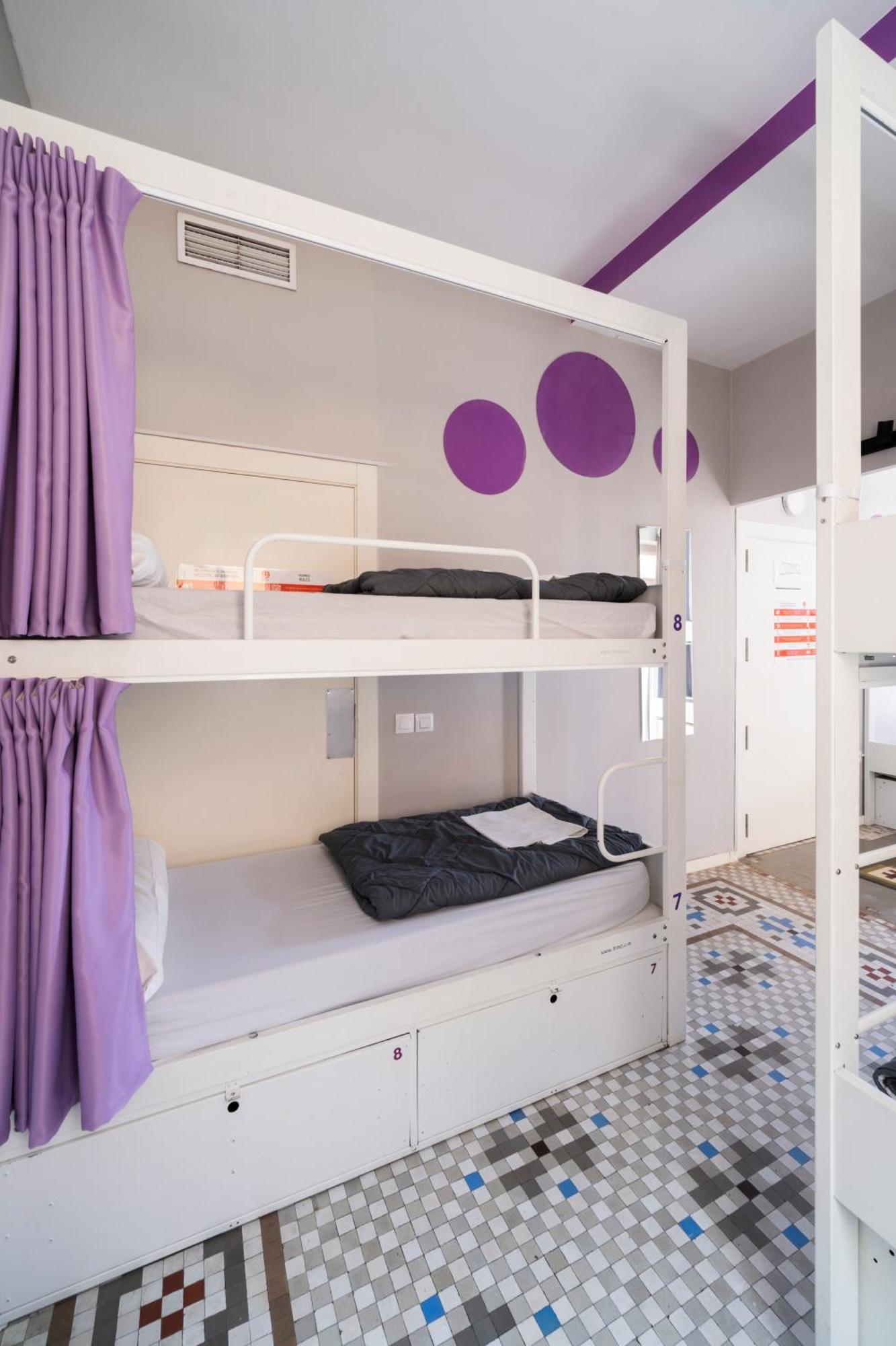 Hostal Purple Nest *