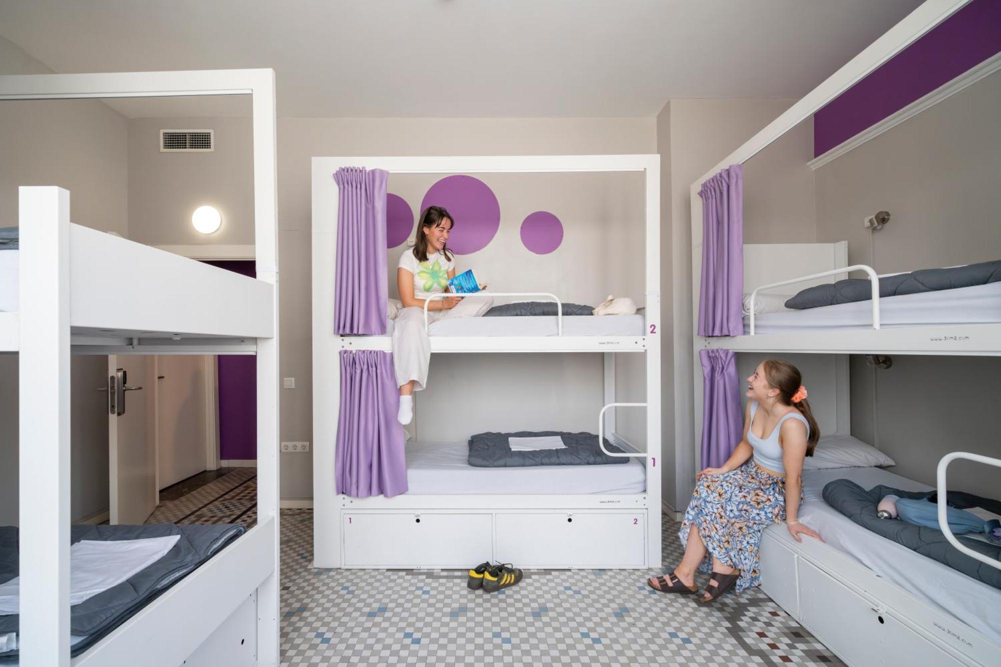 Purple Nest Hostal *