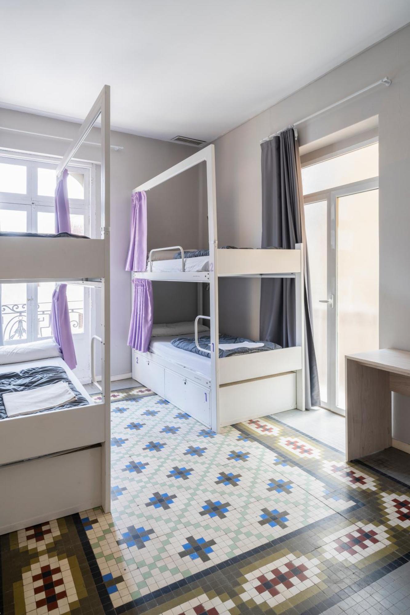 Hostal Purple Nest