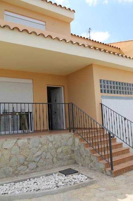 Сasa de vacaciones La Casa Del Olivo En Montserrat - *