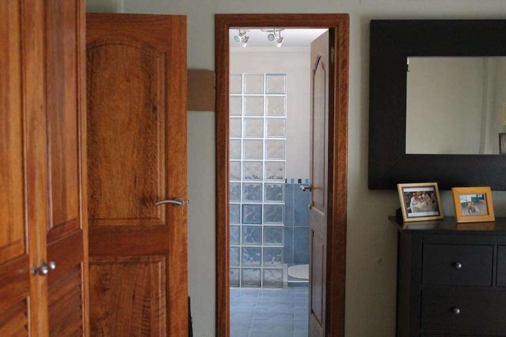 La Casa Del Olivo En Montserrat -