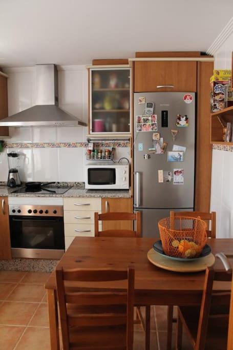 Сasa de vacaciones La Casa Del Olivo En Montserrat - *
