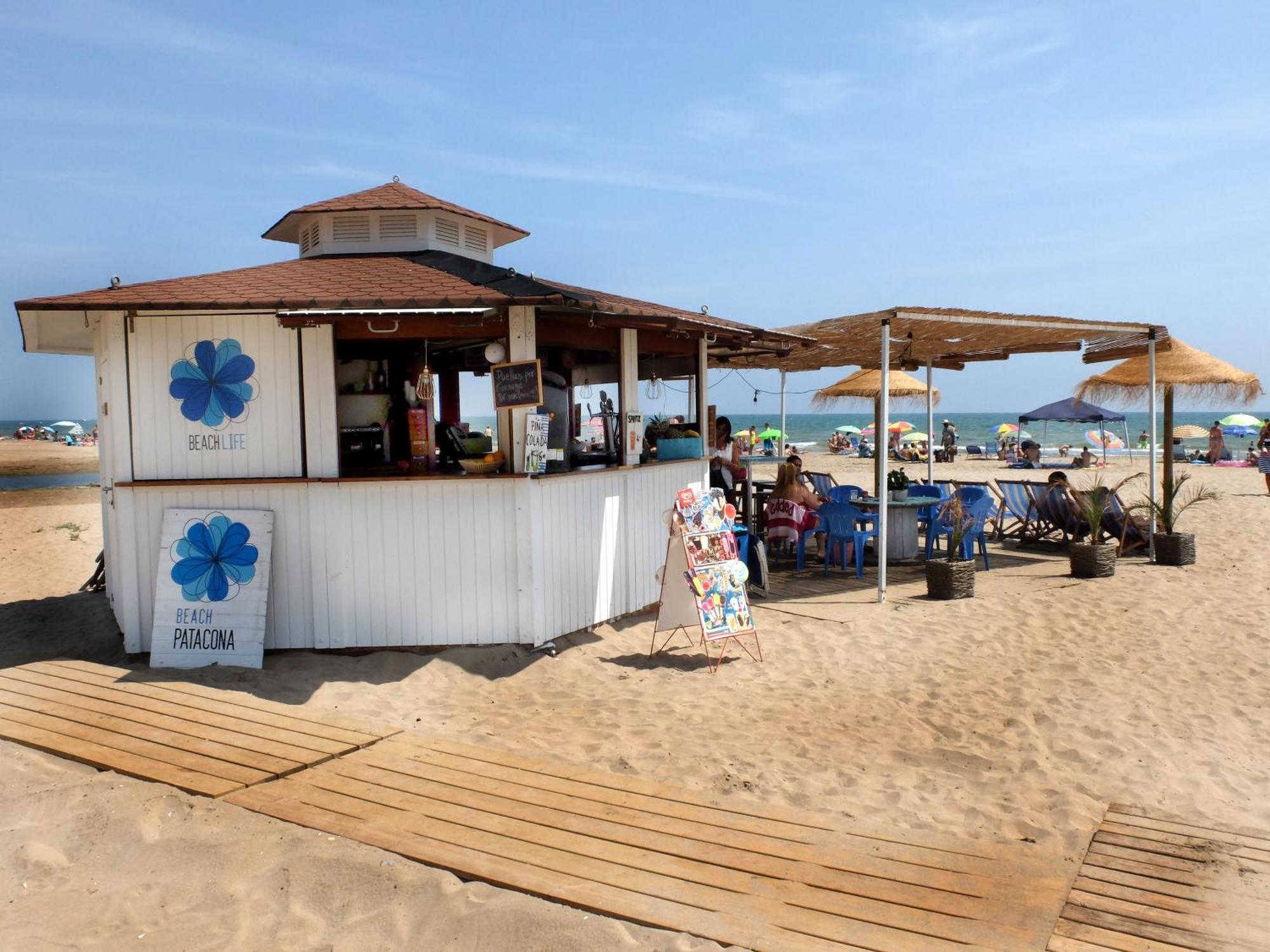 Beachfront 22 *